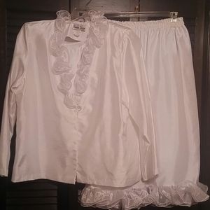 Satin skirt set in white with ruffles size XL